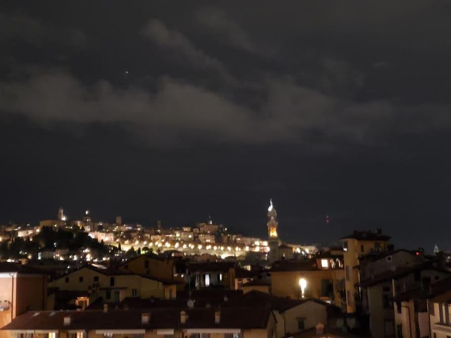 "La Me Ca" Intero Appartamento In Centro Con Vista Sui Colli Bergamo Eksteriør bilde